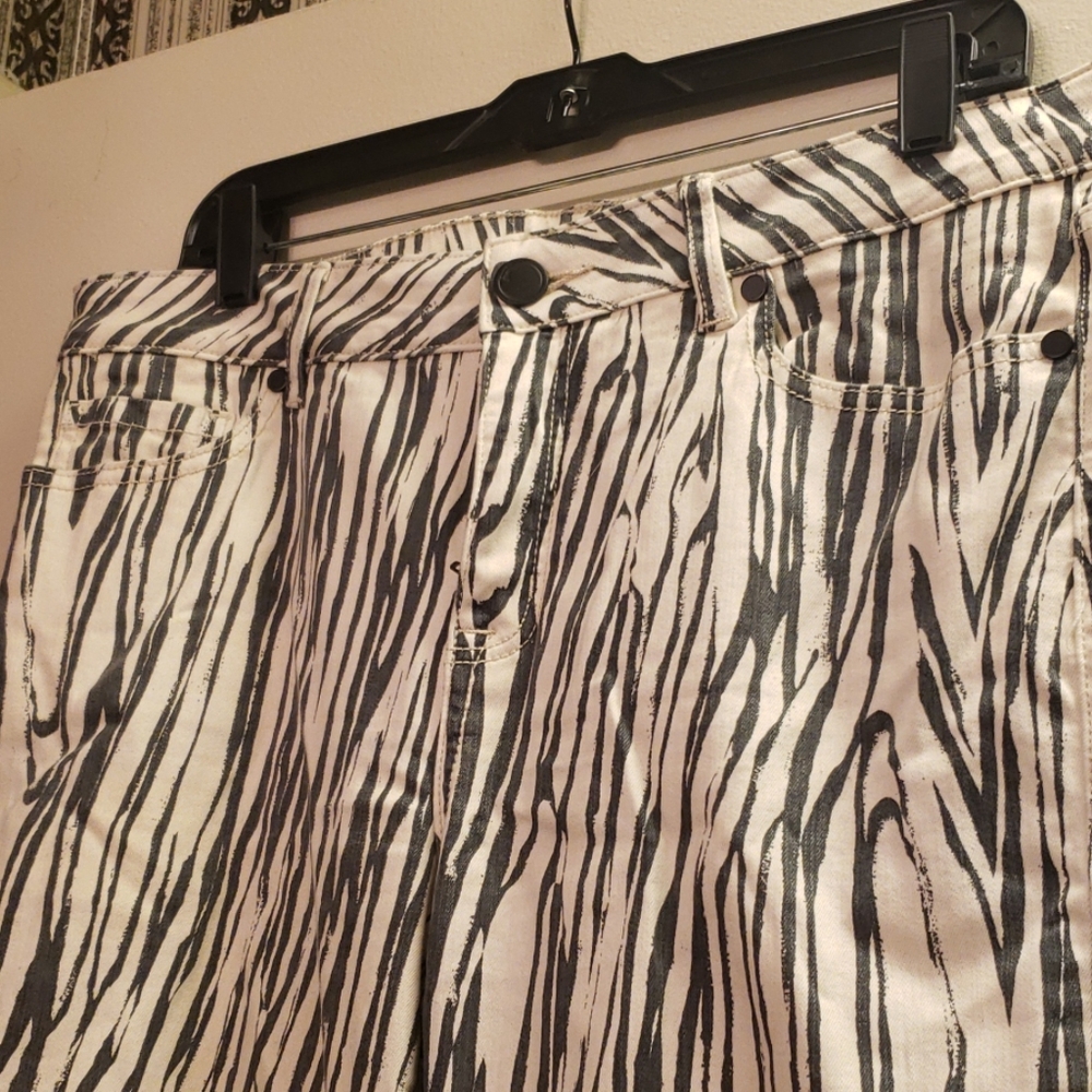 Zebra jeans
